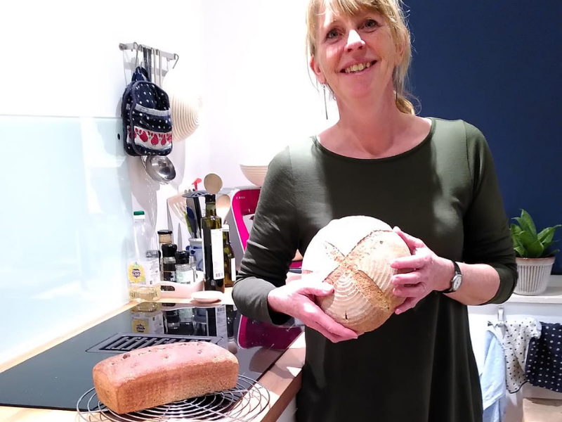 Helene Grijseels trotse thuisbakker - Marije Bakt Brood