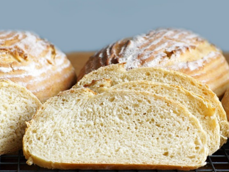 Hoe maak je luchtig wit brood? Marije Bakt Brood Geel semolina brood