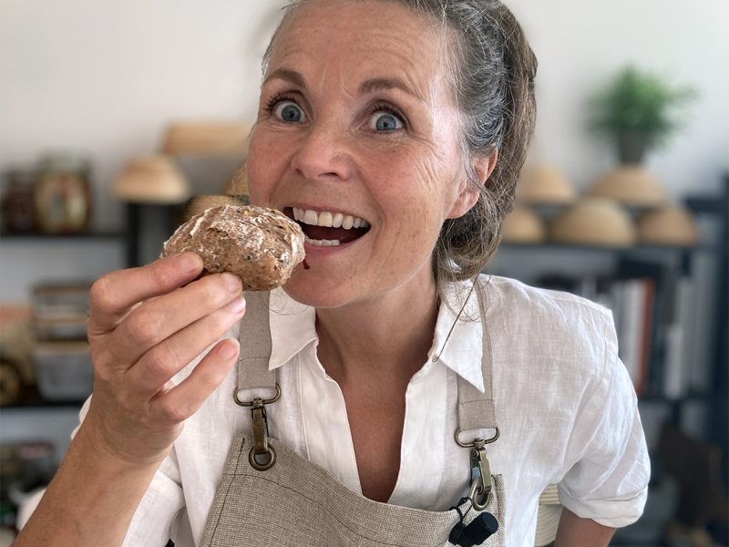 Marije bijt in oerbonkje - Marije Bakt Brood