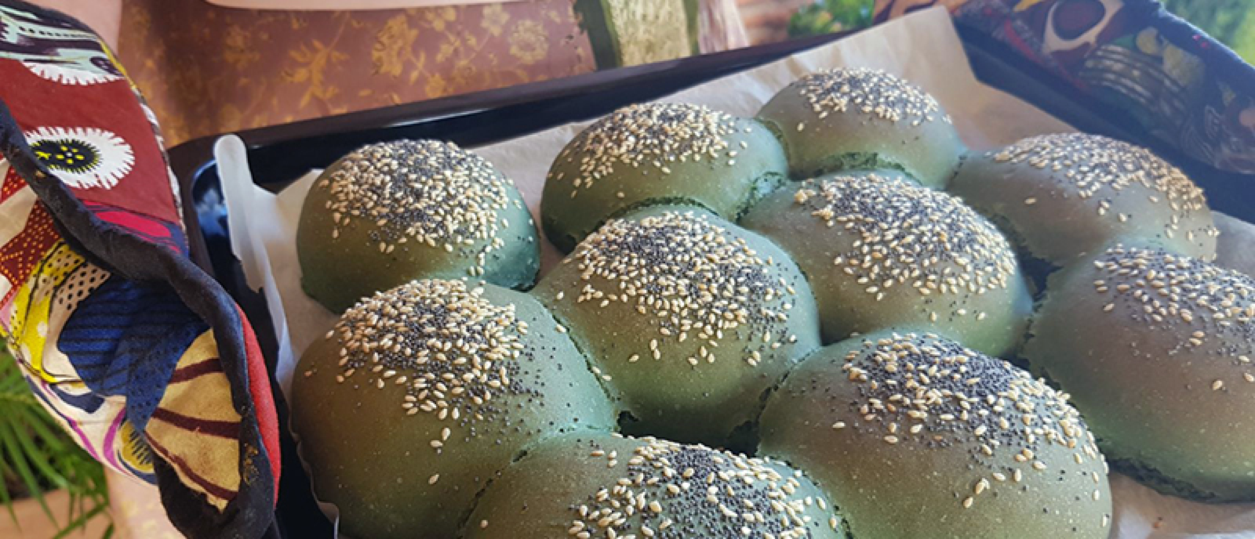 Spirulina broodjes; gezonde groene bolletjes