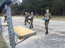 militairen die de draag en til test moeten doen