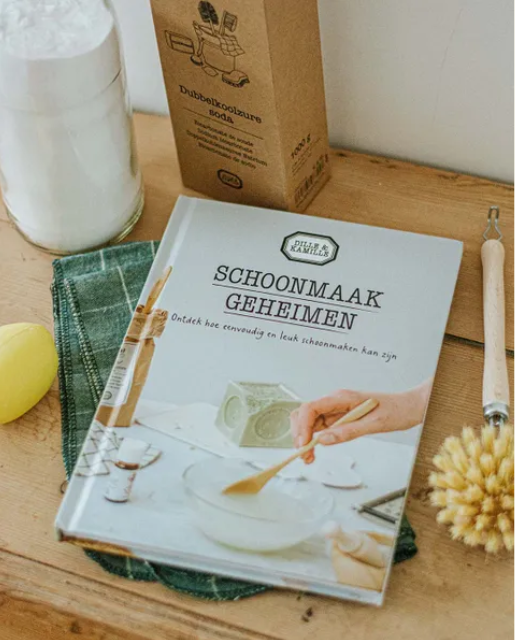 Boek Schoonmaak Geheimen van Dille & Kamille