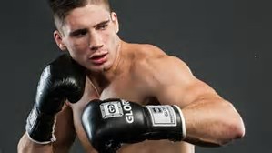 Rico Verhoeven verovert wereldtitel kickboksen zwaargewicht