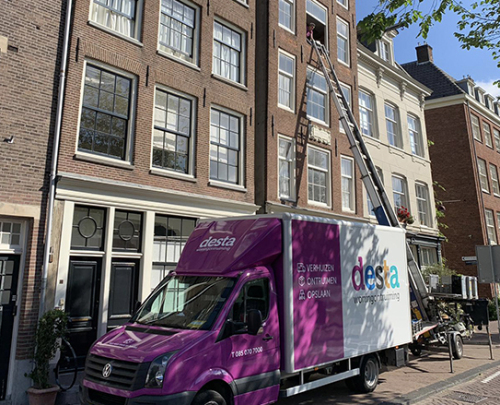 Woningontruiming met verhuislift in Almere