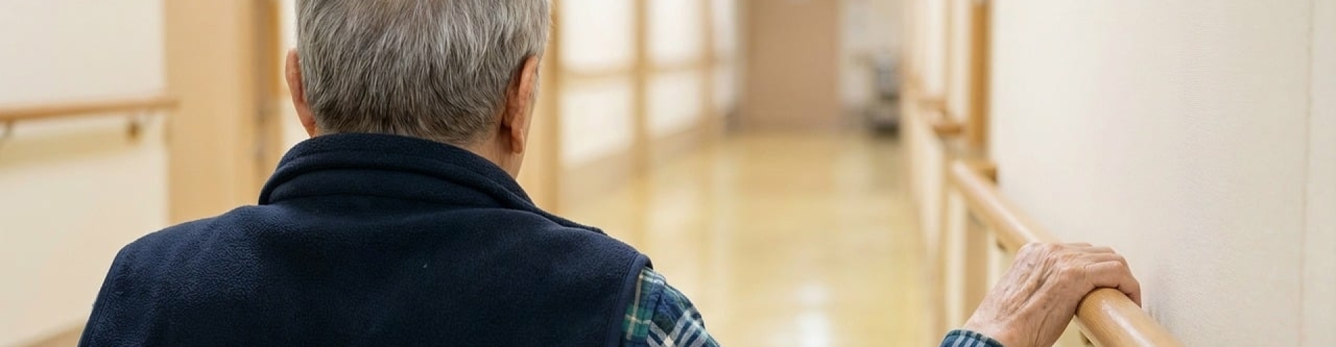 Zorgkamer leegruimen in verzorgingstehuis Zorgkamer leegruimen in verzorgingstehuis