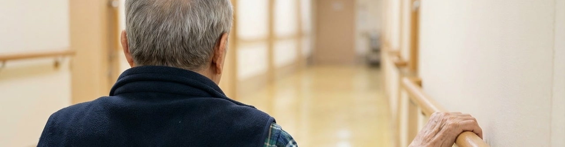 Zorgkamer leegruimen in verzorgingstehuis Zorgkamer leegruimen in verzorgingstehuis