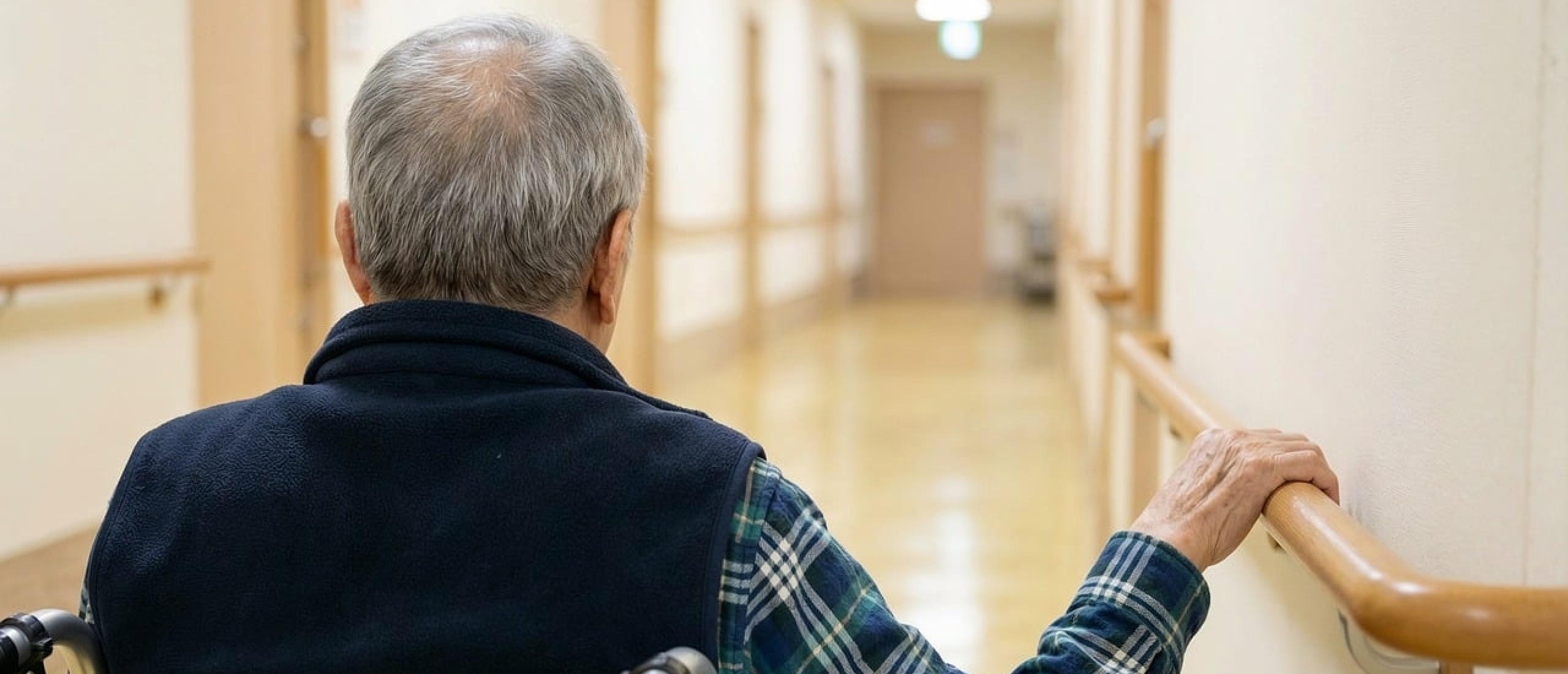 Zorgkamer leegruimen in verzorgingstehuis