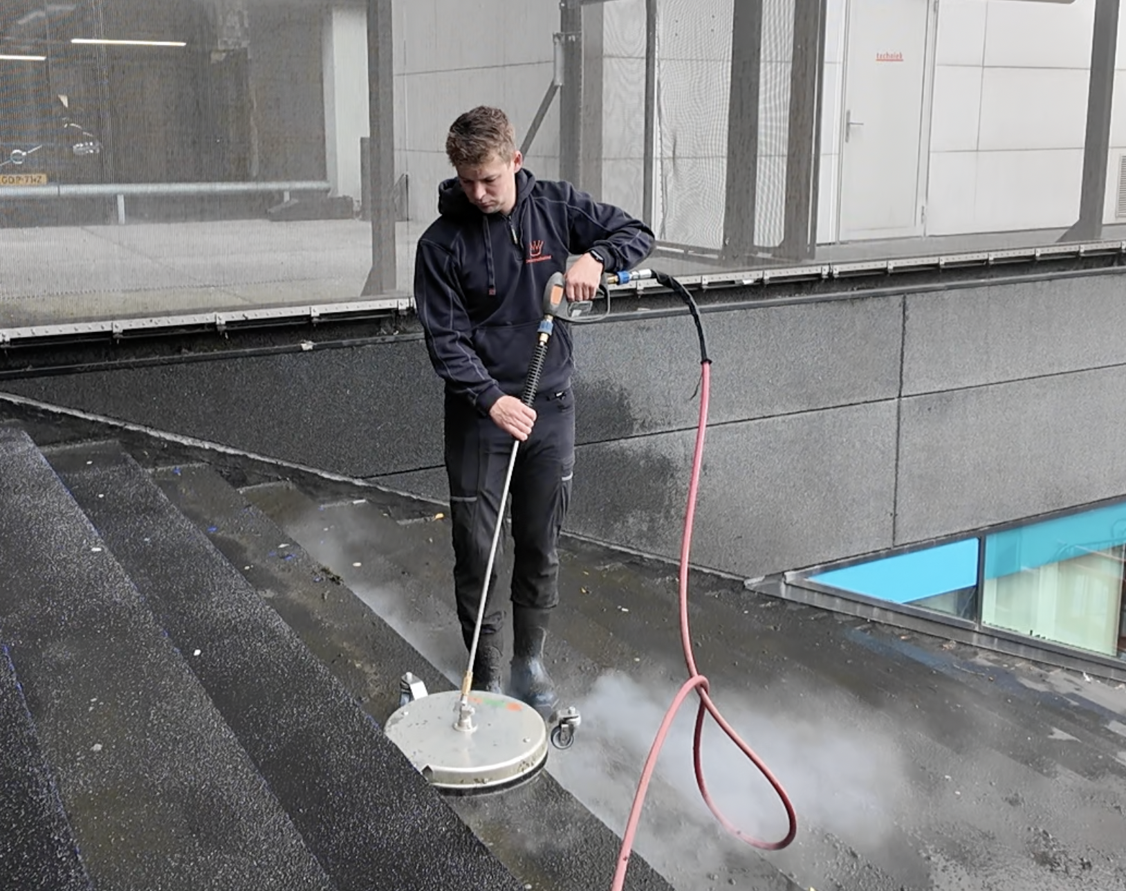 Stoomreiniging in actie bij project Schiecentrale Rotterdam — De Terraskoning