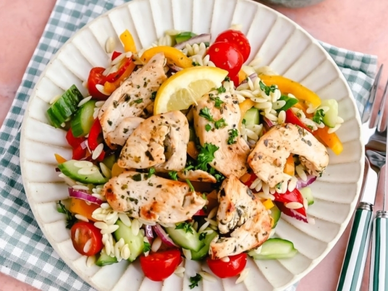 Orzosalade met kip en pesto voedingsschema eetschema schema weekmenu voorbeeldmenu gezond afvallen zonder dieet caloriearm recepten