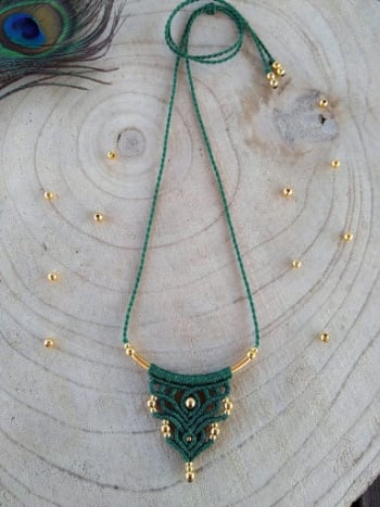 Use macrame knots to make jewelery pendants