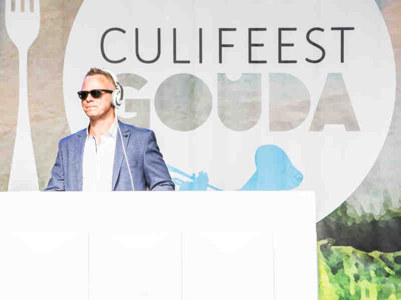 DJ in Gouda inhuren Goudse DJ Johan Post boeken hier tijdens culinair openbaar evenement Culifeest