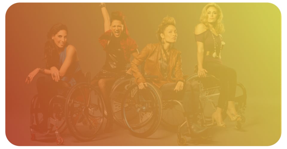 afbeelding van lachende vrouwen in rolstoelen met de tekst 