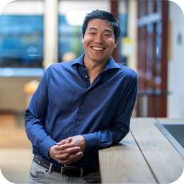 Portretfoto van Siu-Fung Chan, oprichter van Medendo