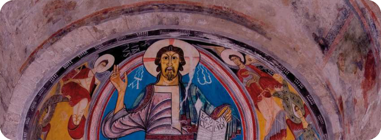 Middeleeuws romaans fresco van de Christus Pantocrator uit Sant Climent de Taüll, zittend in een mandorla met een open boek.
