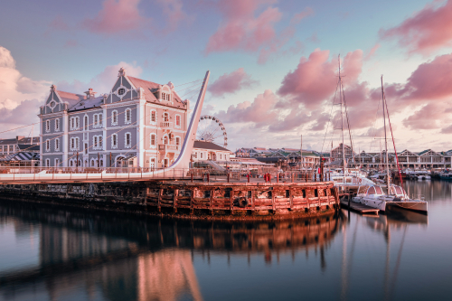 V&A Waterfront in Kaapstad met historische haven, sfeervolle winkels en levendige promenade – populaire toeristische hotspot in Zuid-Afrika