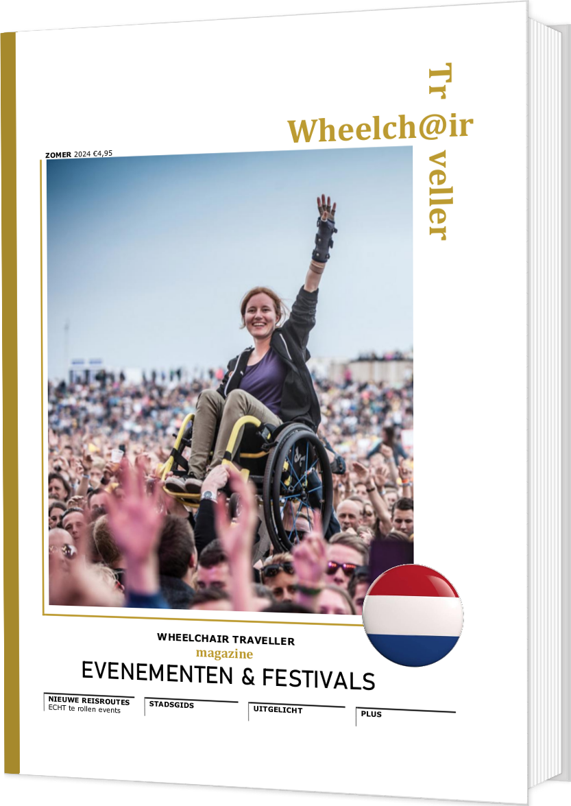 Omslag van Wheelchair Traveller magazine zomer 2024 met een vrouw in rolstoel boven de menigte op een festival, lachend en juichend.