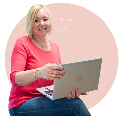 Diana met laptop rond