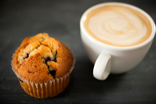 Muffin en koffie