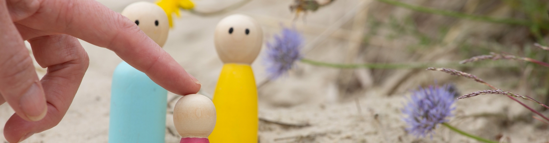 Familieopstelling met poppetjes Heerhugowaard Familieopstelling en individuele coaching Heerhugowaard