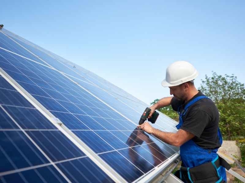 op zoek naar zonnepanelen