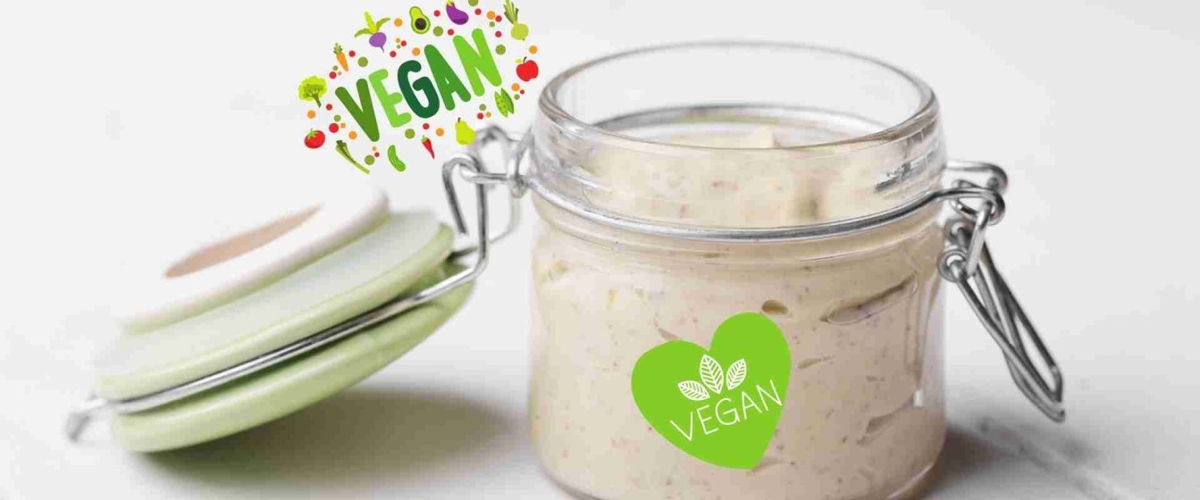 Vegan mayo maken is super simpel en deze mayonaise is heerlijk!