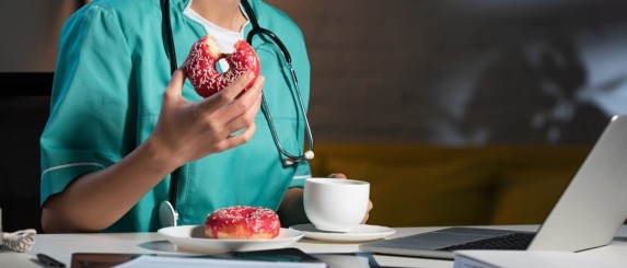 Onregelmatige diensten en tóch gezond blijven eten? Zo doe je dat.