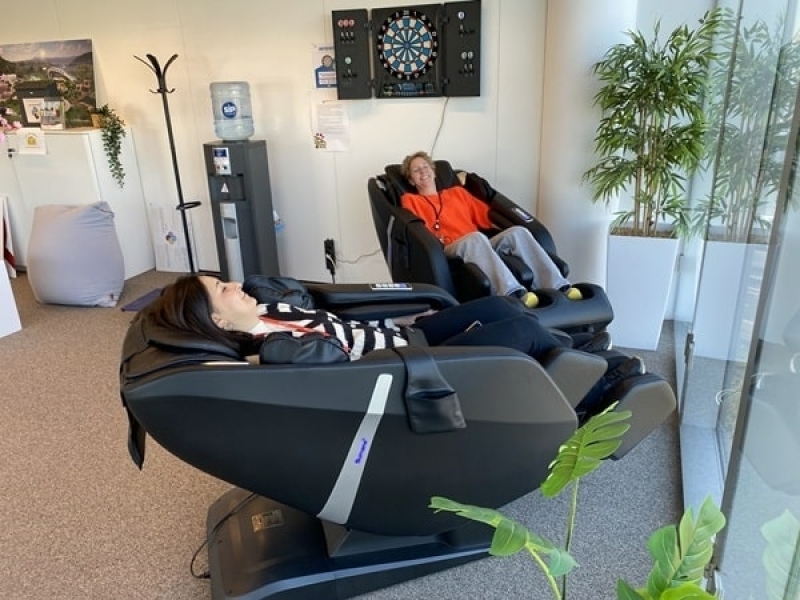 Massagestoelen Bumane bij Takeda NV