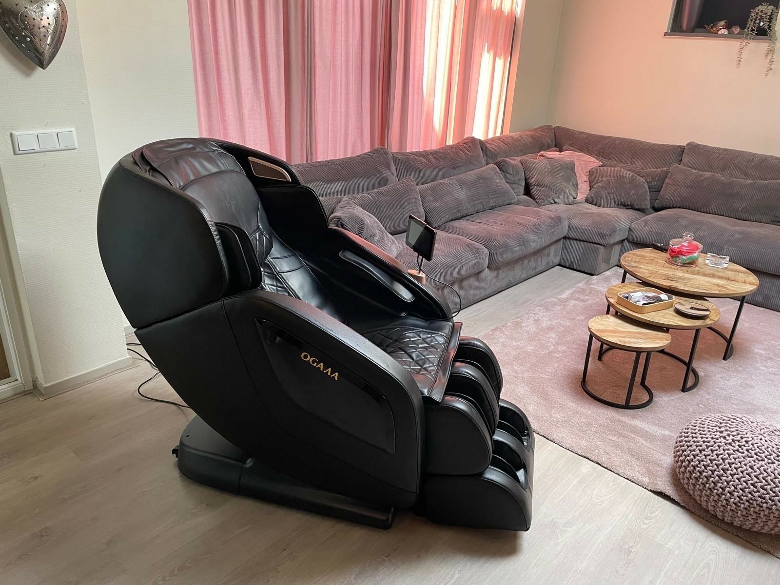 Shiatsu stoel in woonkamer
