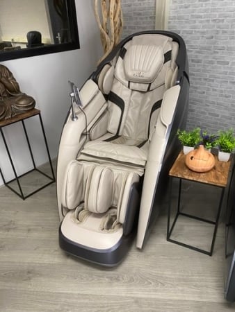 Showroom model Casada Skyliner III