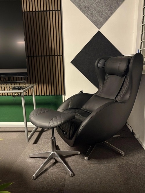 Trendy fauteuil in gebruik