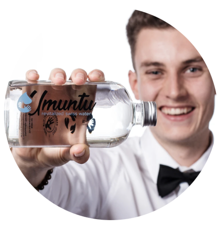 Fabio met water en Umuntu