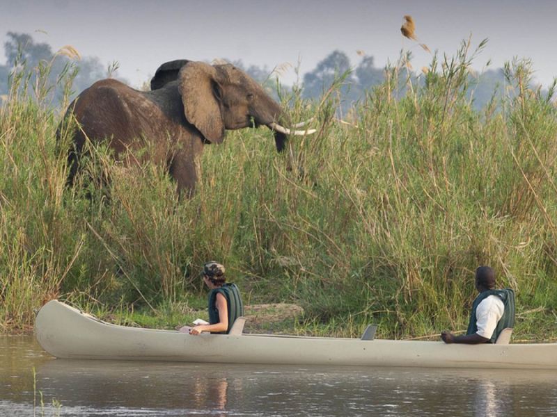bains-river-camp-safari-lodge-zambia-kayak