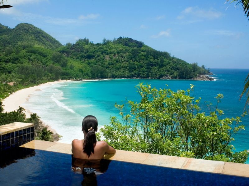 banyan-tree-resort-seychelles-uitzicht-zwembad