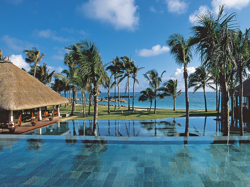 belle-mare-plage-beach-golf-resort-mauritius-zwembad