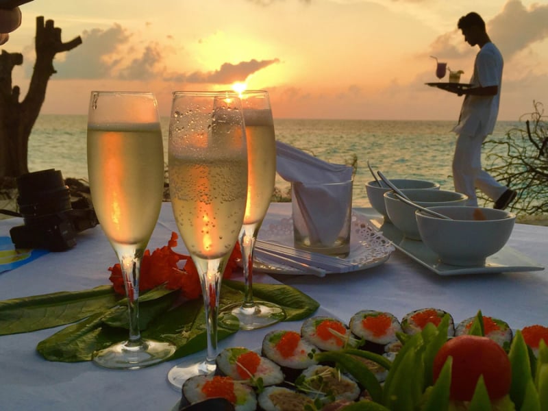 denis-private-island-seychellen-sushi-op-strand
