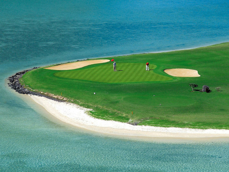 dinarobin-golf-hotel-spa-mauritius-golfen