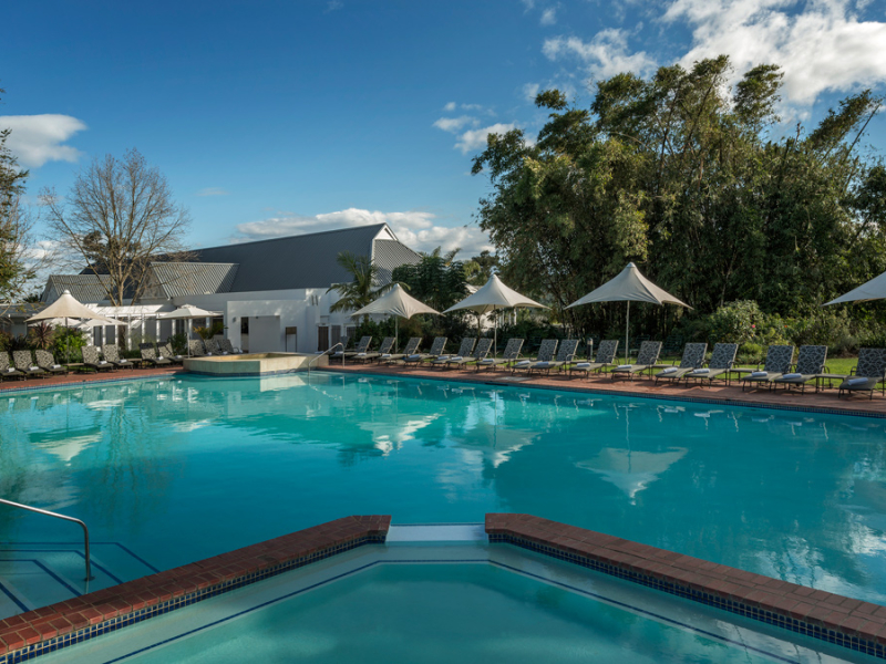 fancourt-golf-hotel-george-zuid-afrika-zwembad-uitzicht