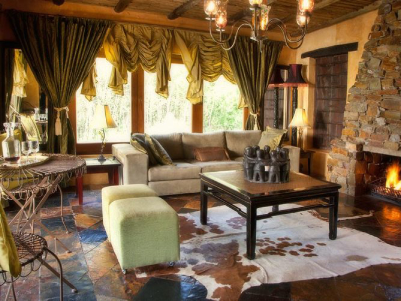 hartford-house-drakensberge-zuid-afrika-lounge-met-open-haard