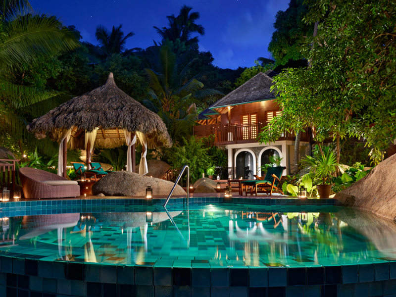 hilton-labriz-resort-spa-sihouette-island-seychellen-zwembad