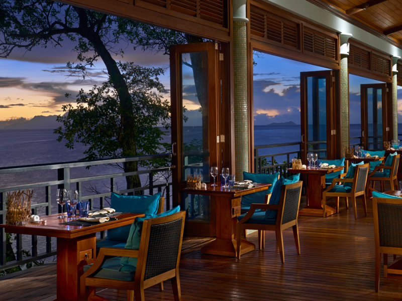 hilton-northolme-mahé-seychellen-restaurant-uitzicht