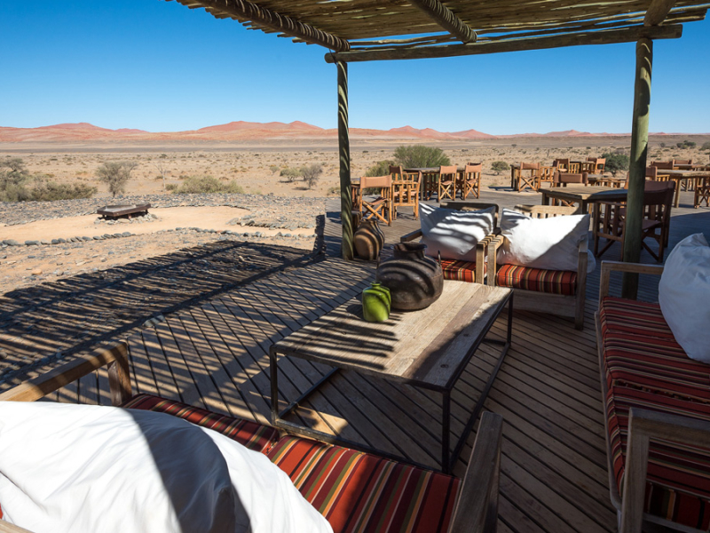 kulala-desert-lodge-sossusvlei-woestijn-namibie-uitzicht-lounge