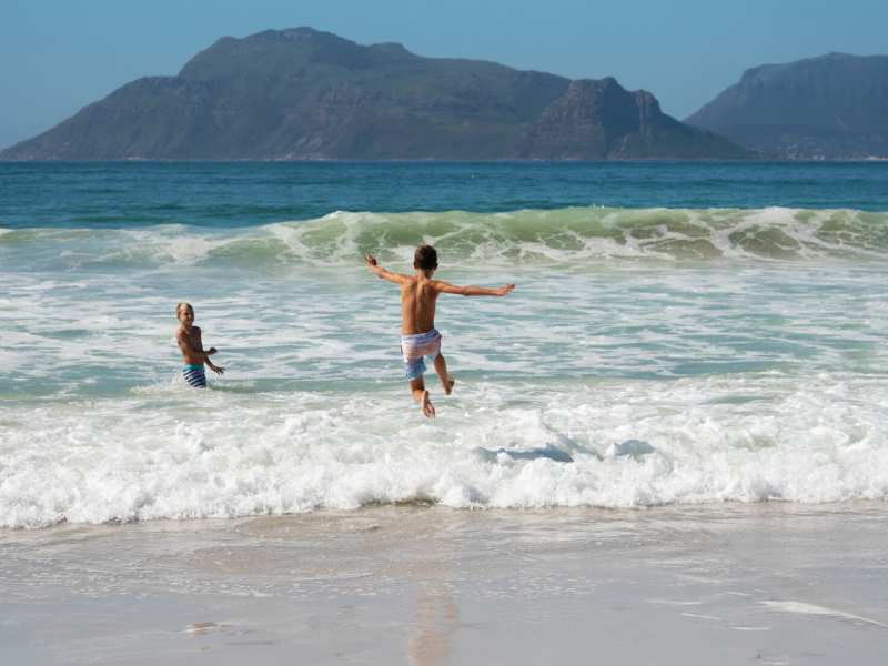 last-word-long-beach-hout-bay-zuid-afrika-beach-swimming