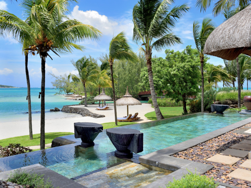 le-touessrok-resort-spa-mauritius-prive-zwembad
