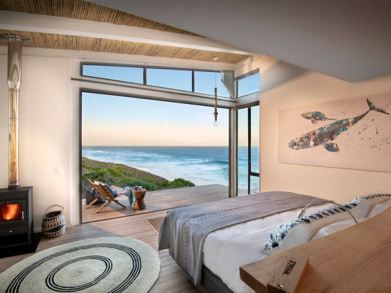 lekkerwater-beach-lodge-overberg-oceanview-bedroom