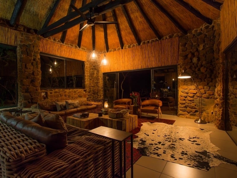 leopard-mountain-lodge-lounge-area