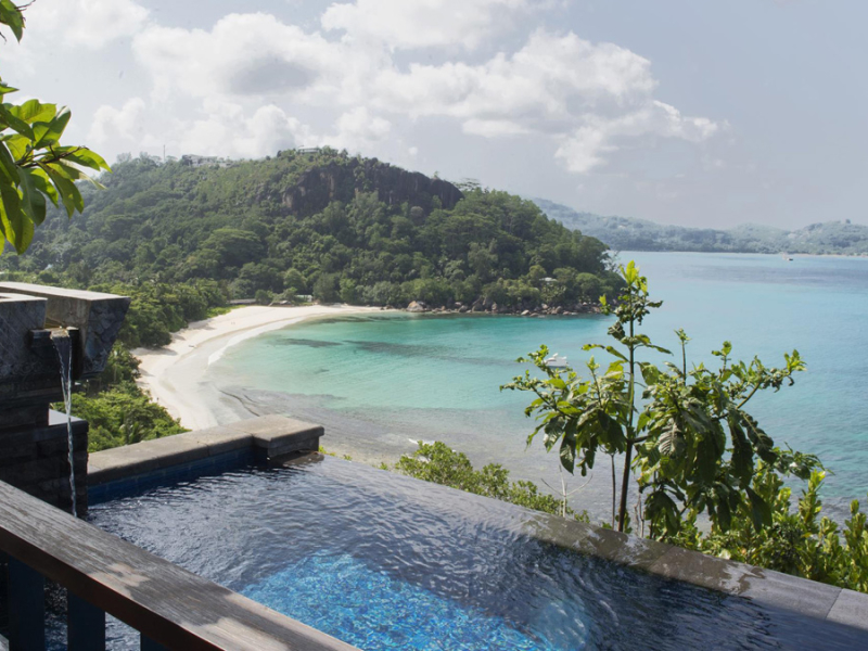 maia-luxury-resort-spa-seychellen-infinity-pool