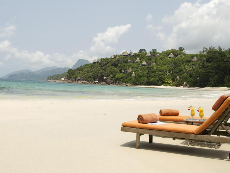 maia-luxury-resort-spa-seychellen-strand