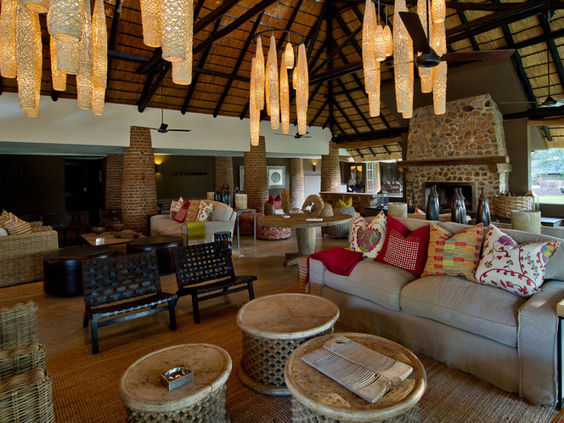 mfuwe-safari-lodge-zambia-lounge