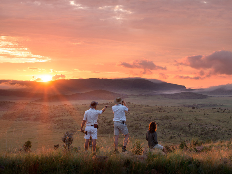 mhondoro-game-lodge-welgevonden-reserve-safari-zuid-afrika-wandelen