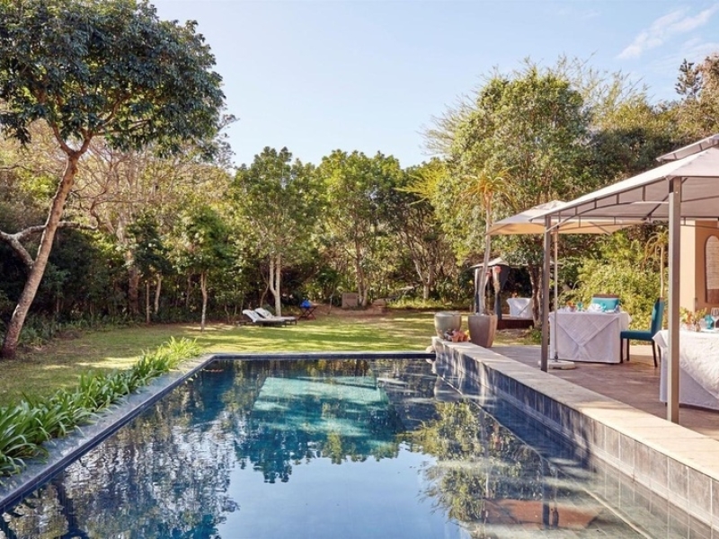 prana-lodge-garden-pool-luxury-beach-accommodation-wild-coast-zuid-afrika